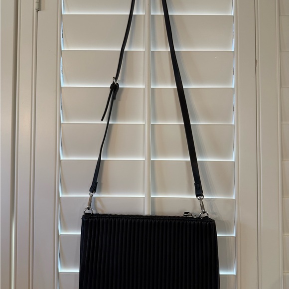 Zara Elegant Black Pleated crossbody Bag 8x10 - Picture 9 of 10